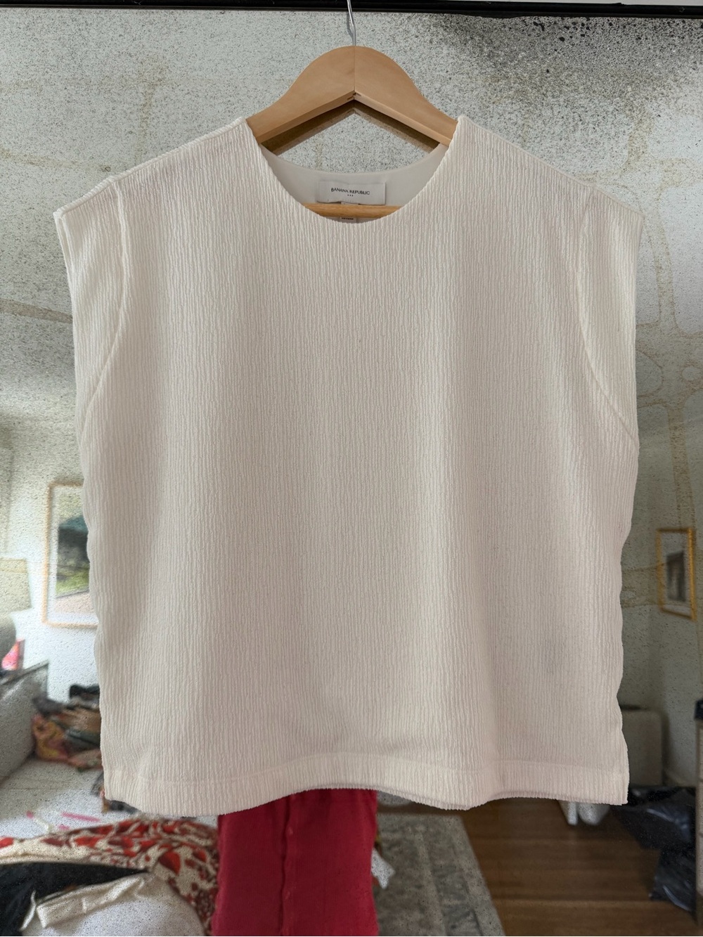 Banana Republic Cream Textured Sleeveless Shell button side detail